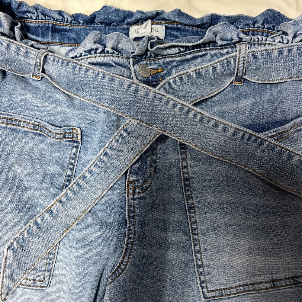 🍾HP🍾 Paperbag Waist Jean - Malibu Light Wash - Petite - Picture 3 of 6